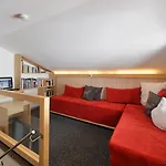 Alpinhotel Bort جريندلوالد