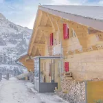 Alpinhotel Bort جريندلوالد