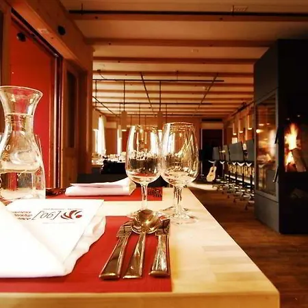 Otel Alpinhotel Bort